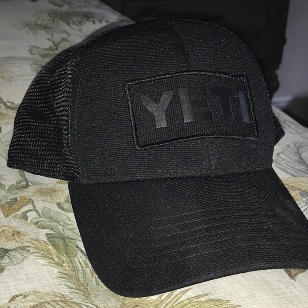 Black Yeti cap